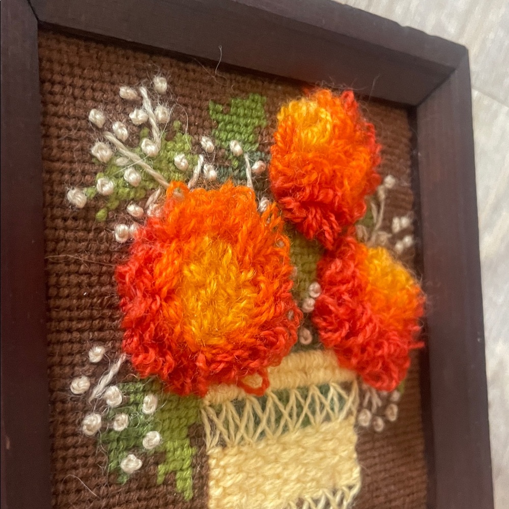 •| vintage framed crewel embroidery - Picture 3 of 5